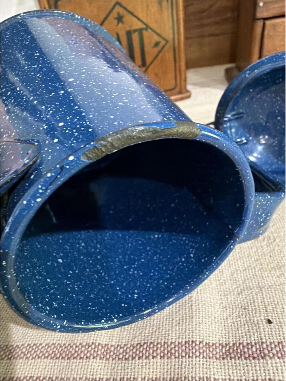 VTG Blue White Speckled Enamelware Coffee Pot Lid Country Farm Camp Hike 2 Cup - Picture 6 of 9